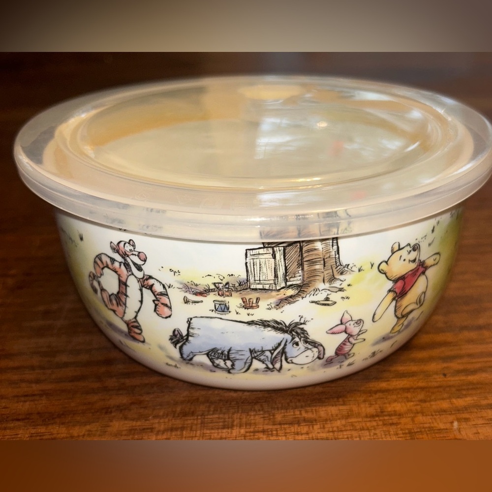 Disney Storage Bowl Winnie the Pooh Ceramic Dish w vent Lid piglet Eeyore Tigger